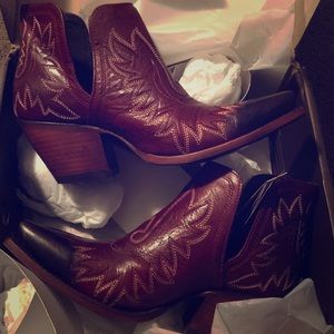 Women’s Ariat boots